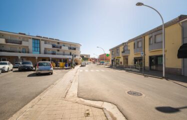 DECIMOMANNU: LOCALE COMMERCIALE A REDDITO