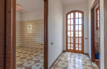QUARTU SANT’ELENA, CAPITANA: AMPIA VILLA SU 3 LIVELLI