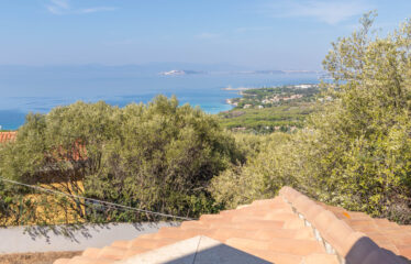 QUARTU SANT’ELENA, CAPITANA: AMPIA VILLA SU 3 LIVELLI