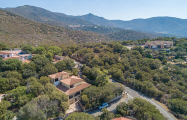 QUARTU SANT’ELENA, CAPITANA: AMPIA VILLA SU 3 LIVELLI