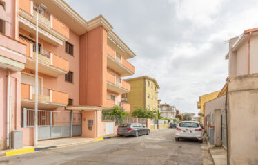 ASSEMINI: TRIVANO 2 PIANO CON ASCENSORE, CANTINA E P. AUTO