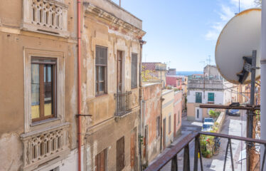 CAGLIARI: TERRATETTO UNIFAMILIARE SU TRE LIVELLI