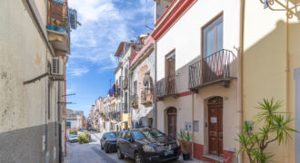 CAGLIARI: TERRATETTO UNIFAMILIARE SU TRE LIVELLI