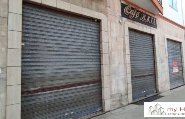 CAGLIARI: LOCALE COMMERCIALE CON TRE VETRINE